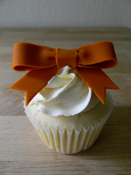 Bow Cupcakes | Petal and Posie Cakes