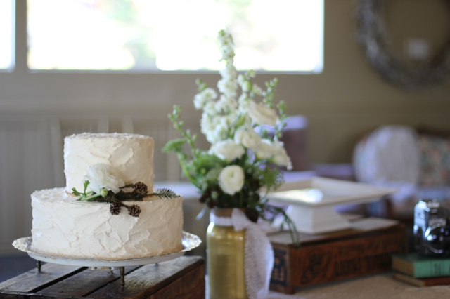 Petal and Posie Cakes | Vintage Winter Wedding Cake